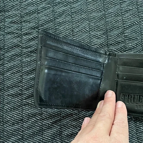 Vintage Leather Diesel Striped Green Wallet and Black True Religion Wallet Set - Picture 8 of 11